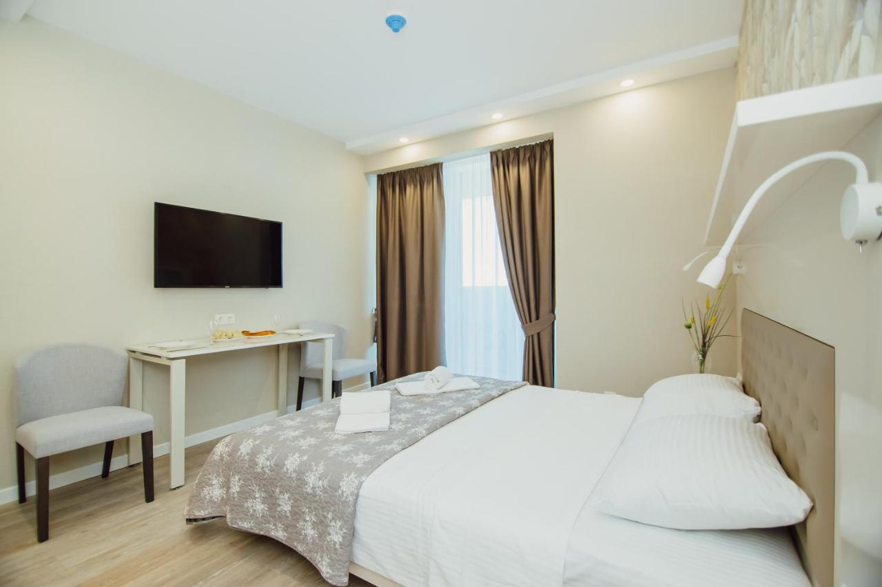 Your Sunshine Apartments Батумі Екстер'єр фото