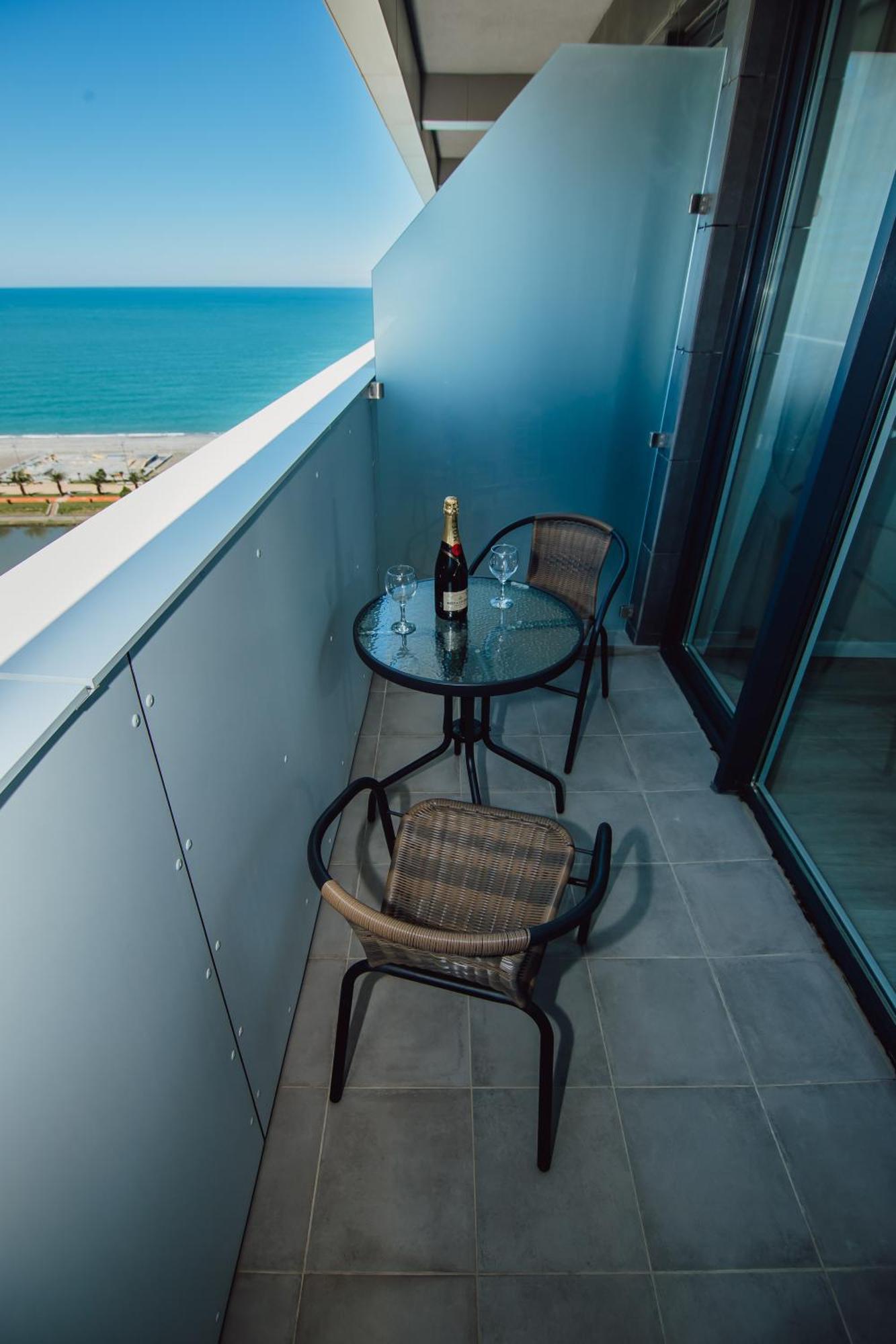 Your Sunshine Apartments Батумі Екстер'єр фото